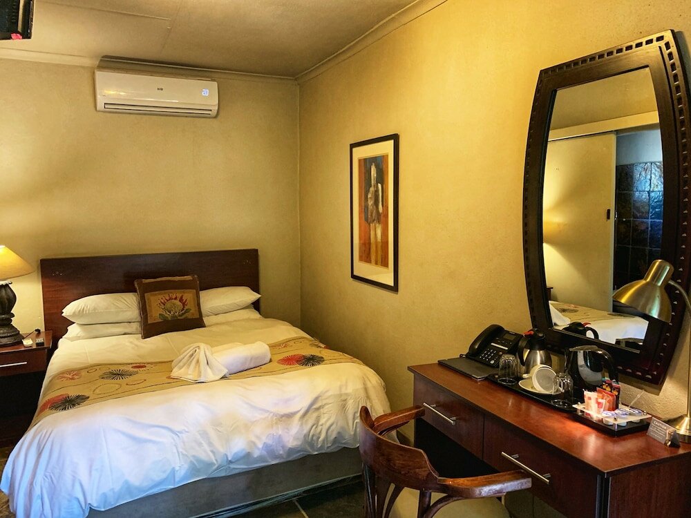 Фото Shangri-La Country Hotel