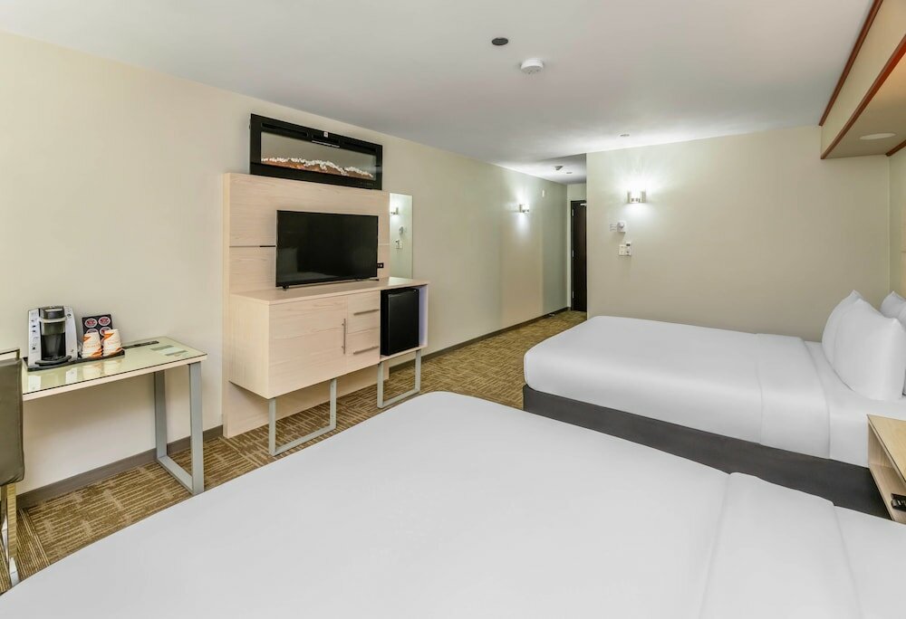 Фото Quality Inn Sunshine Suites