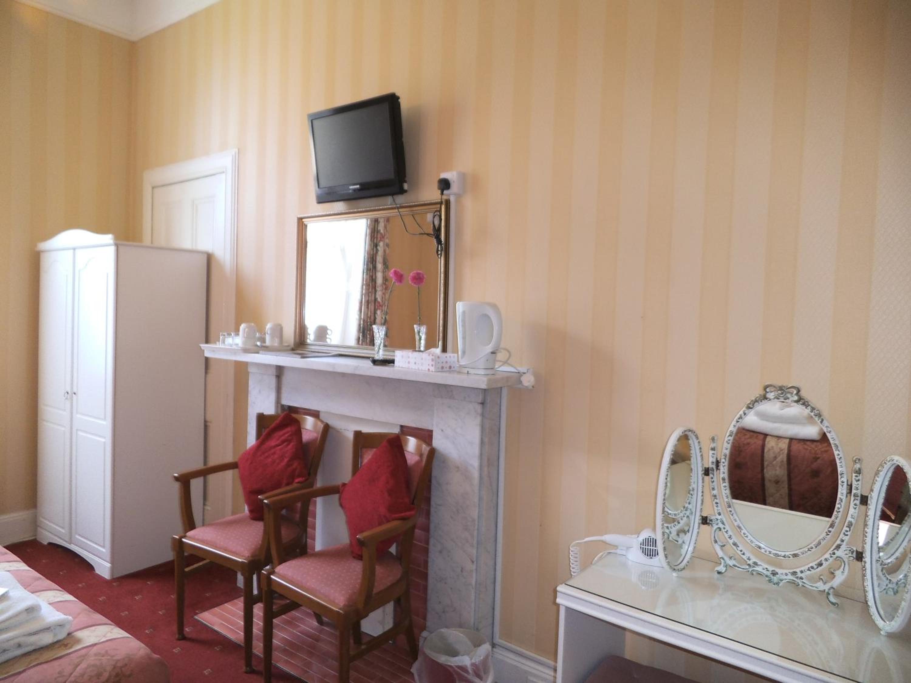 Фото Menzies Guest House