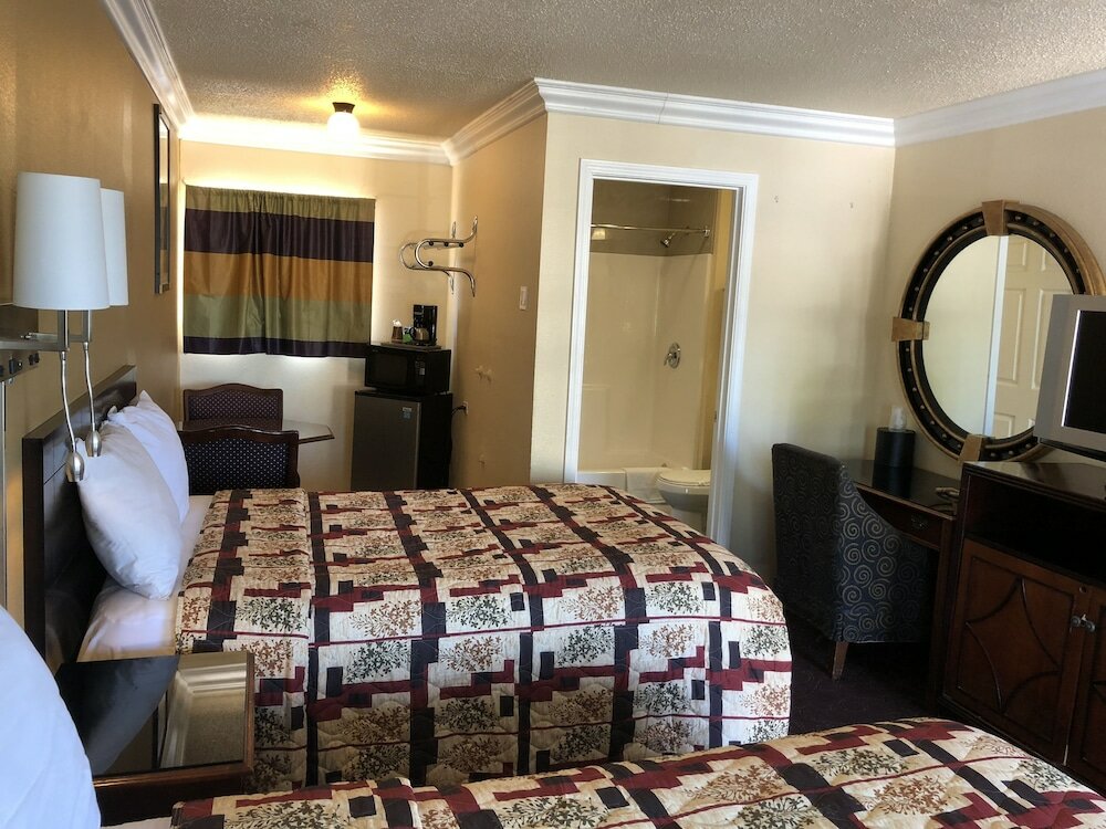 Фото Lamplighter Motel