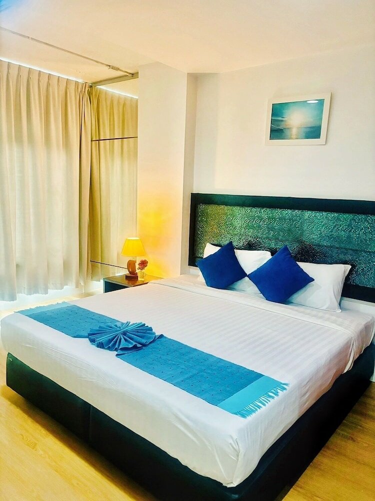 Фото RedDoorz I Talay Resort