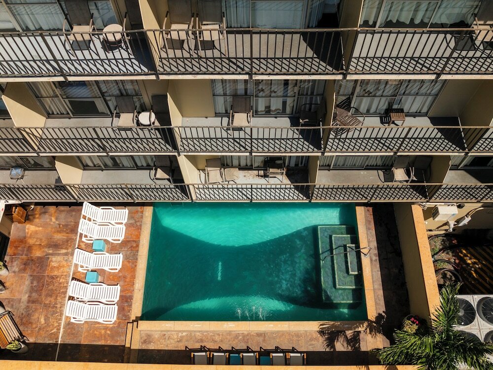 Фото Ohia Waikiki Studio Suites