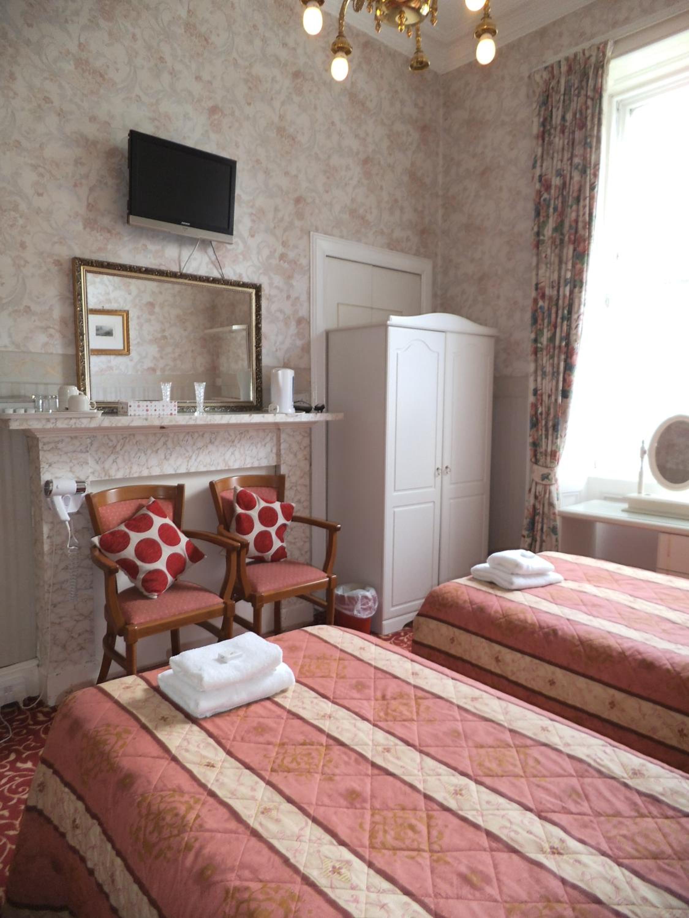 Фото Menzies Guest House