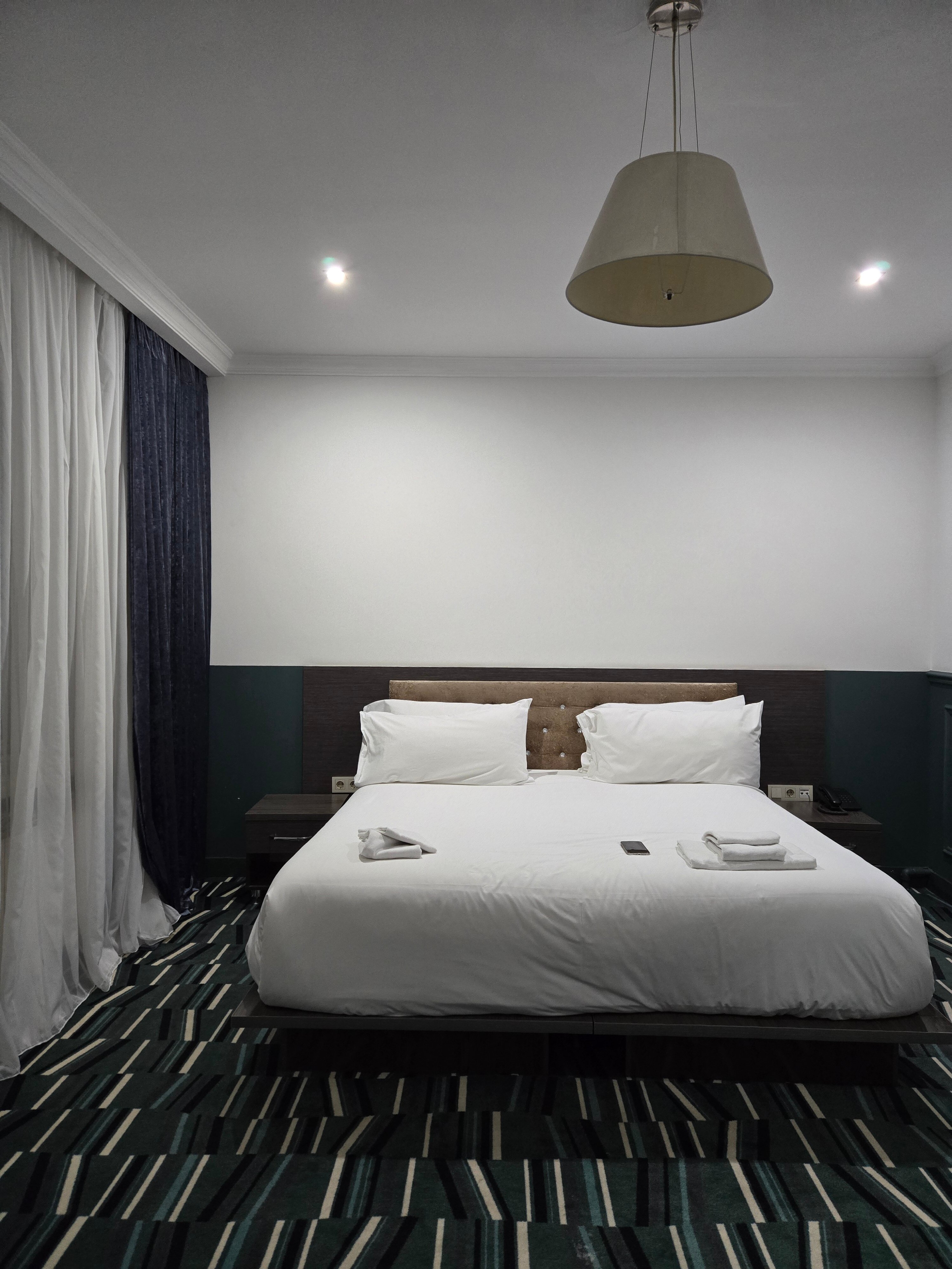 Фото Mildom Hotel