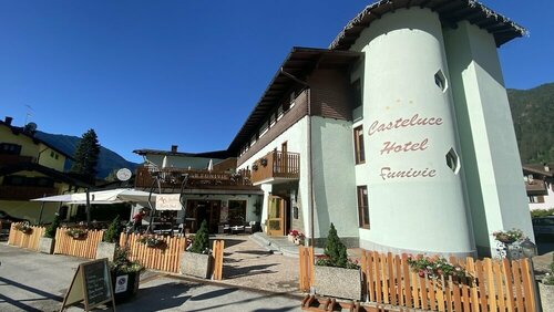 Внешний вид отеля Casteluce Hotel Funivie Pinzolo в Пинцоле, фото 1