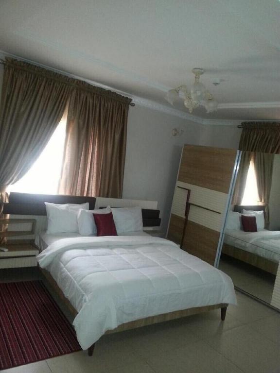 Фото Tenache Hotels