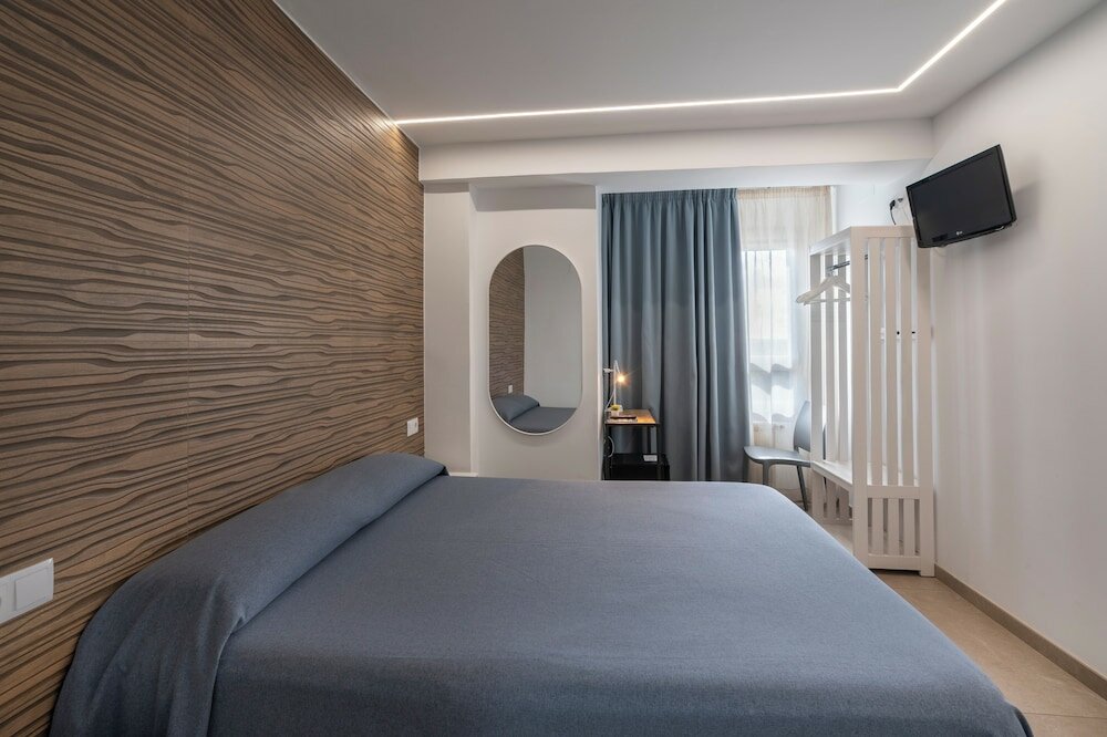 Фото Hostal Pensimar