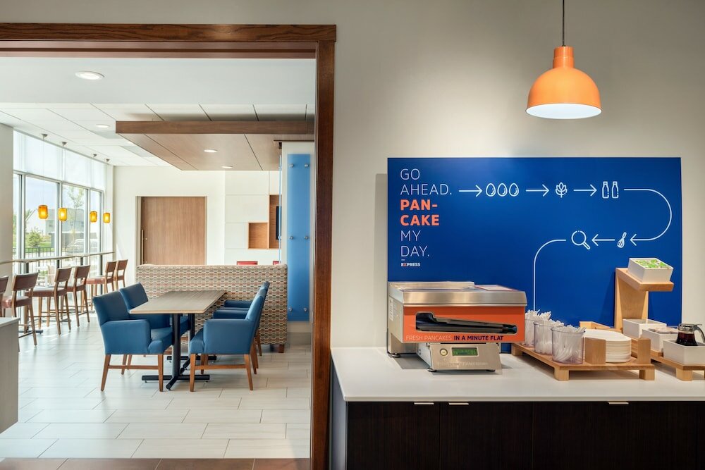 Фото Holiday Inn Express & Suites West Des Moines - Jordan Creek, an Ihg Hotel