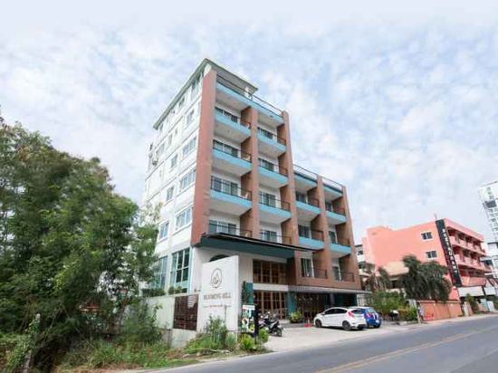 Фото Blooming Hill Boutique Suites