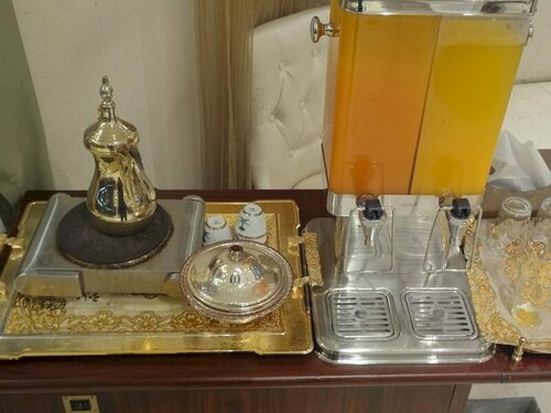 Гостиница Sanam Hotel Suites в Хафаре-эле-Батине