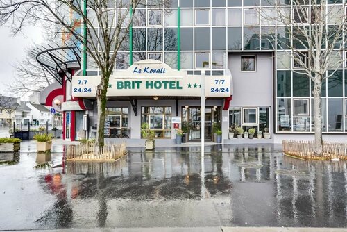 Гостиница Brit Hotel St Nazaire Centre Gare в Сен-Назере