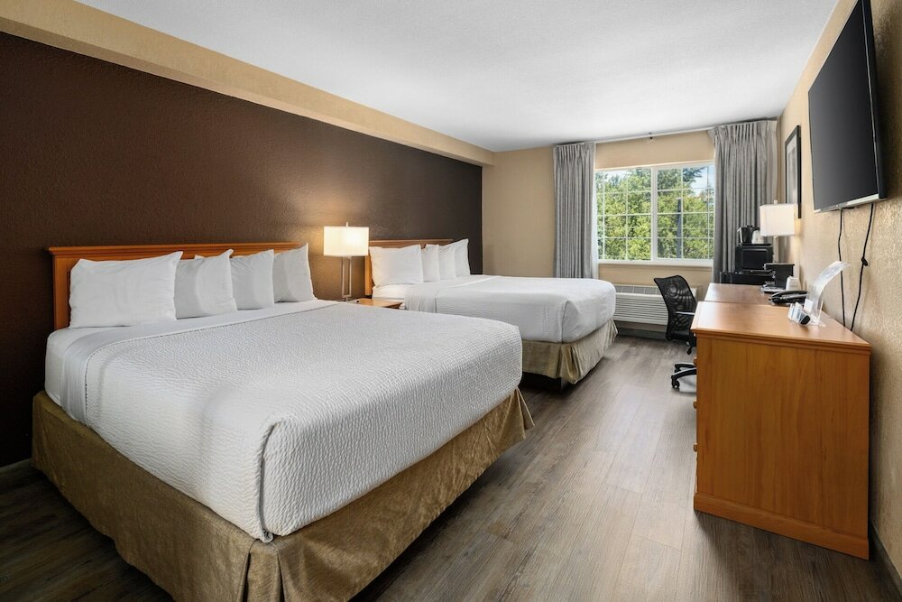 Фото Ramada by Wyndham Portland