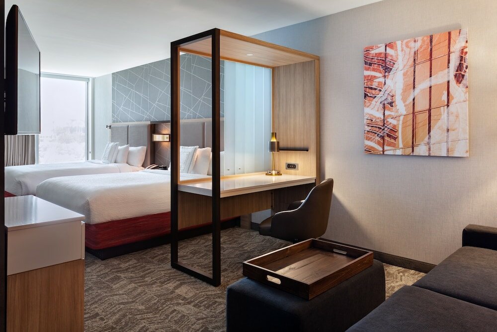 Фото SpringHill Suites by Marriott Orlando at Millenia