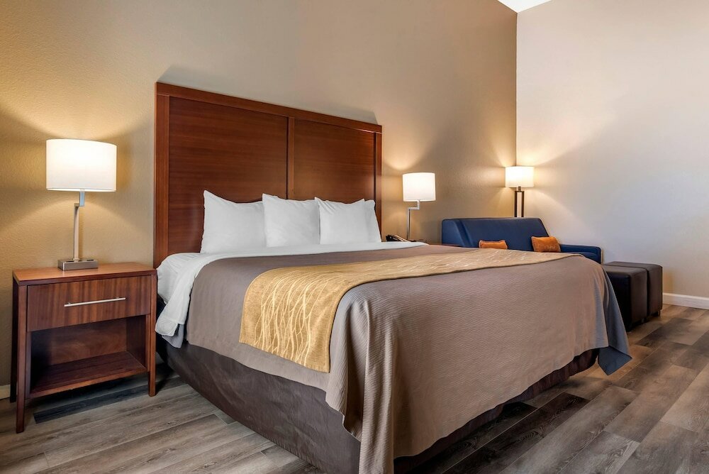 Фото Comfort Inn And Suites