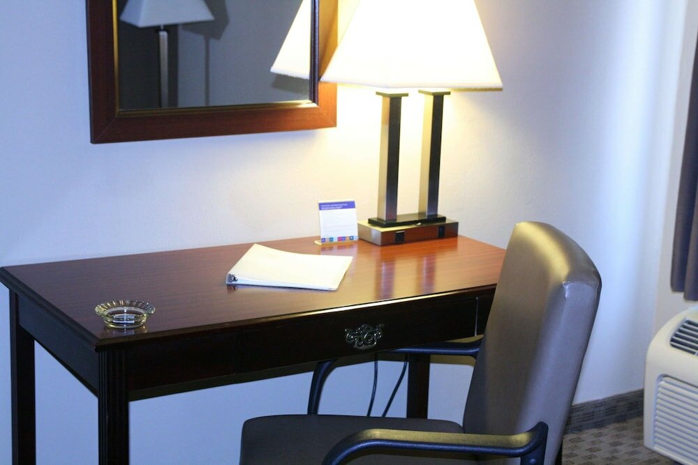 Фото Hampton Inn Olathe