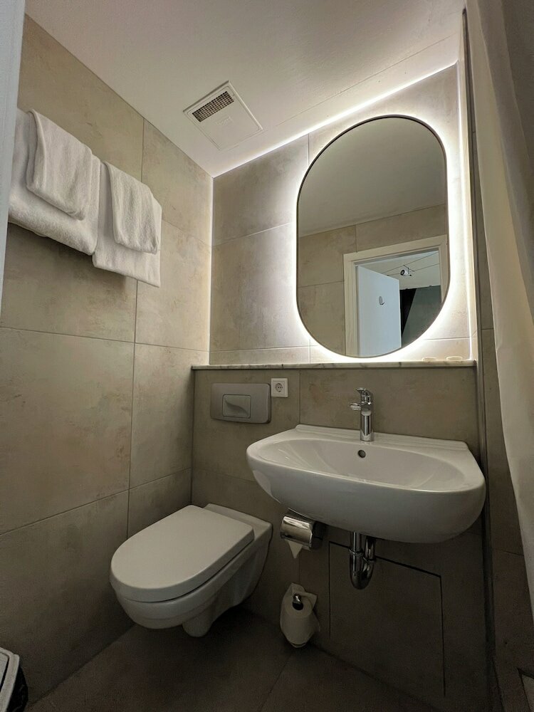 Фото Monopol Hotel