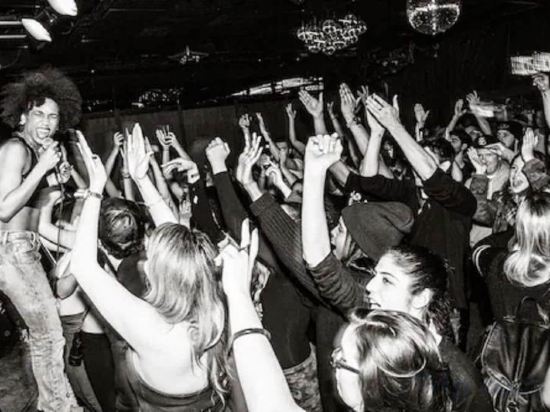 Фото The Drake Hotel