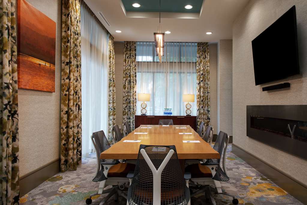 Фото Hilton Garden Inn Mobile Downtown