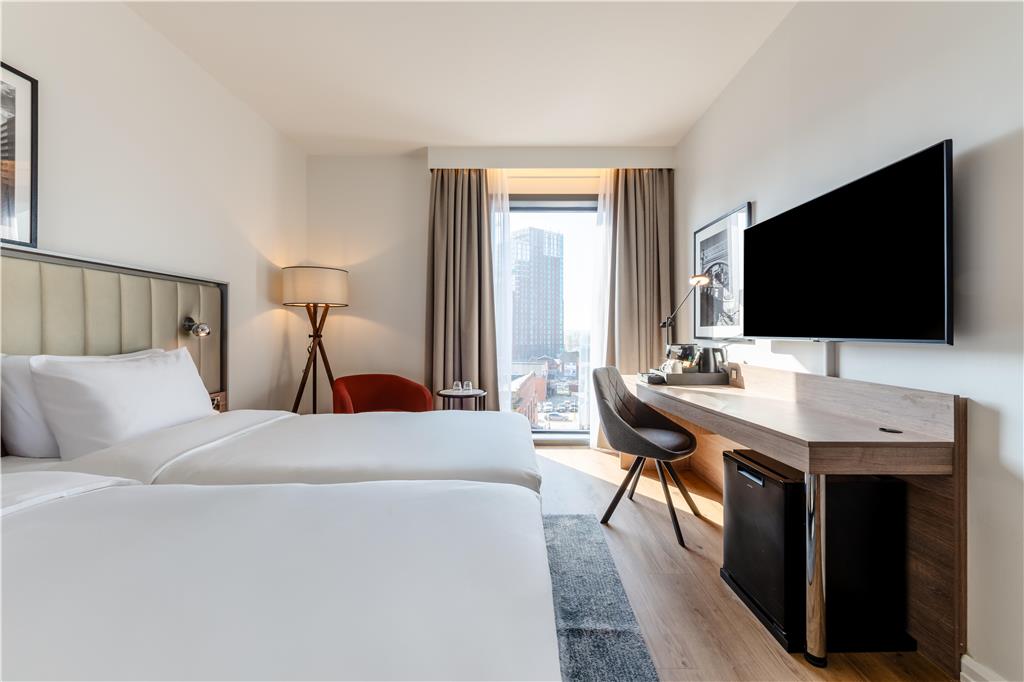 Фото Radisson Hotel Manchester City Centre, A Verified Net Zero Hotel