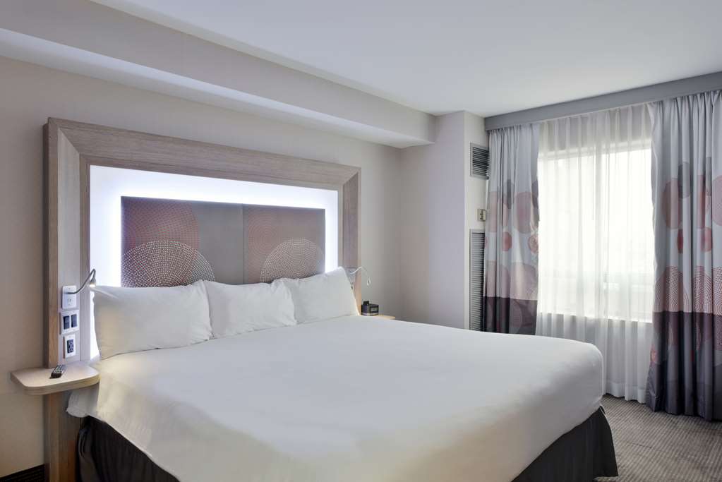 Фото DoubleTree by Hilton Ottawa Downtown