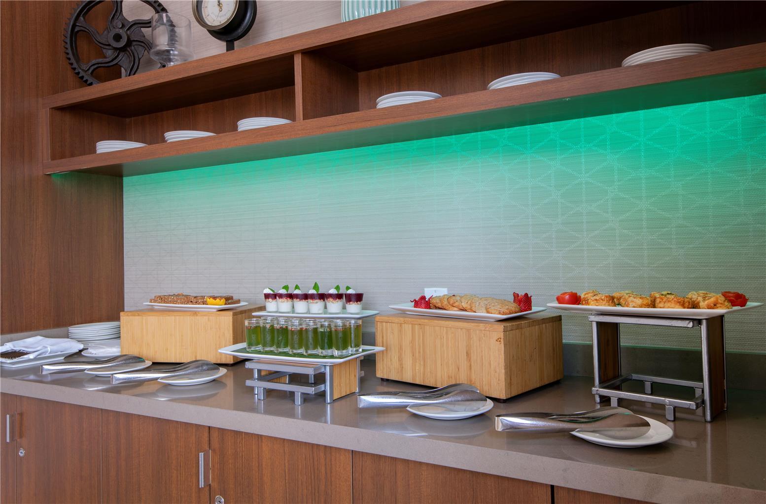 Фото DoubleTree by Hilton Hotel & Conference Centre Regina