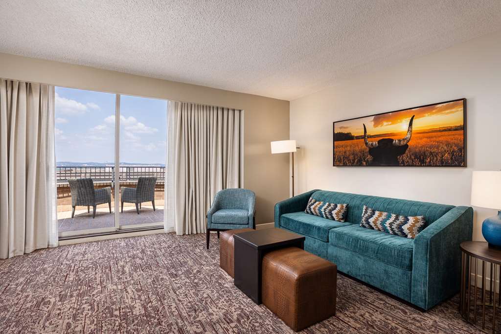 Фото DoubleTree Suites by Hilton Hotel Austin