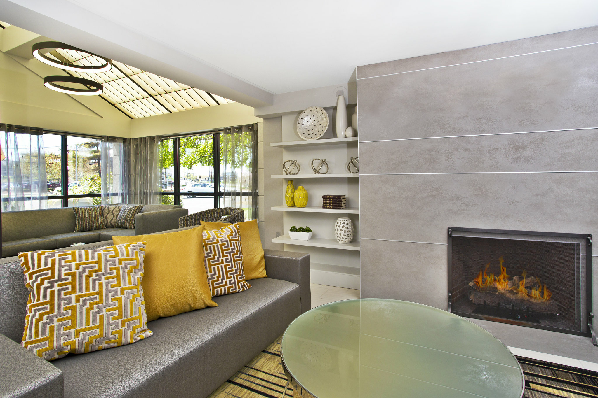 Фото Holiday Inn Express Boston - Waltham, an Ihg Hotel