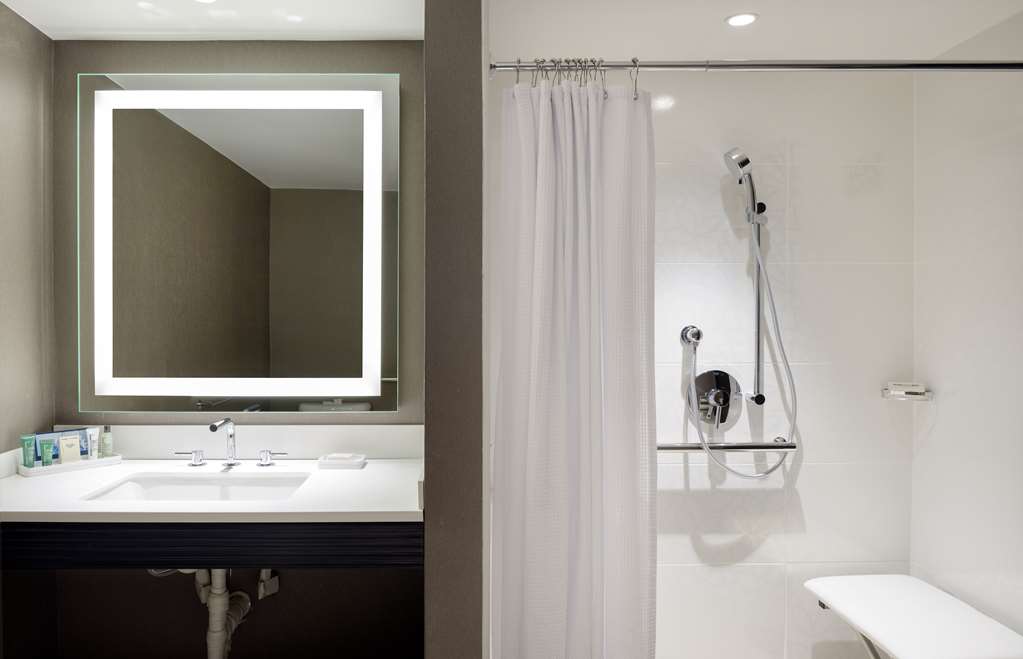 Фото Hilton Woodland Hills/Los Angeles