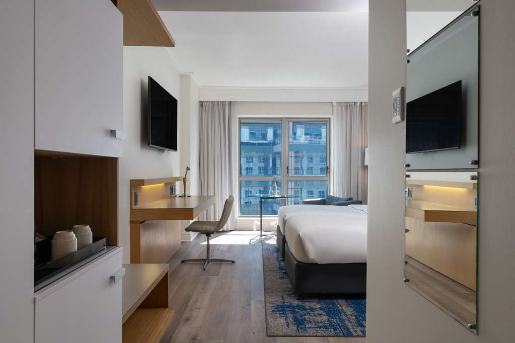 Фото Radisson Blu Gautrain Hotel, Sandton Johannesburg