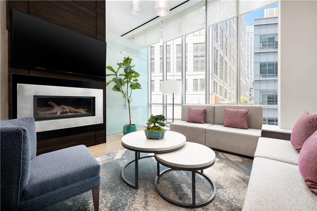 Фото Hilton Garden Inn New York-Times Square Central