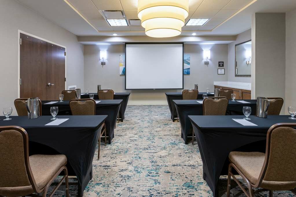 Фото Hilton Garden Inn Roanoke