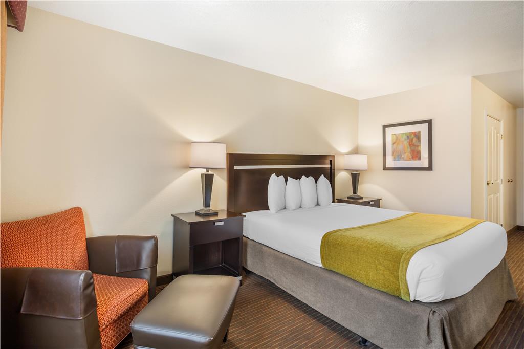 Фото Best Western Luxury Inn