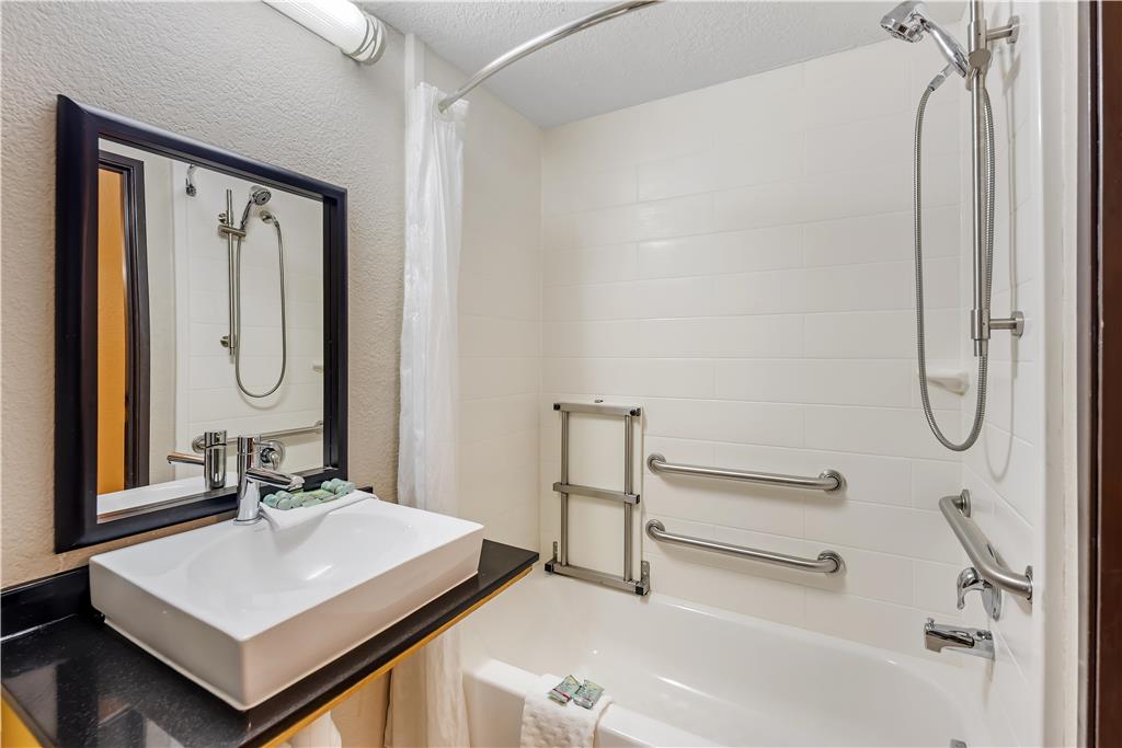 Фото Best Western Alamo Suites