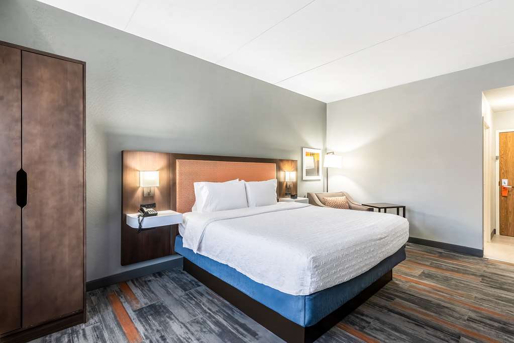 Фото Hampton Inn & Suites Phoenix-Goodyear