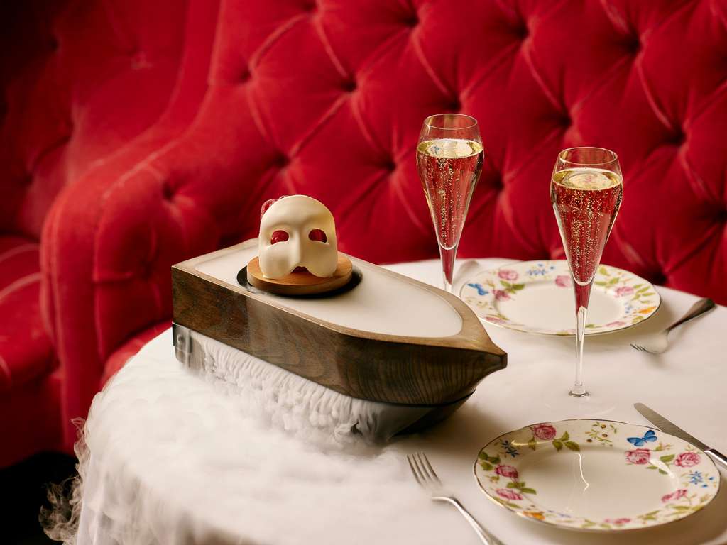 Фото Sofitel London St James