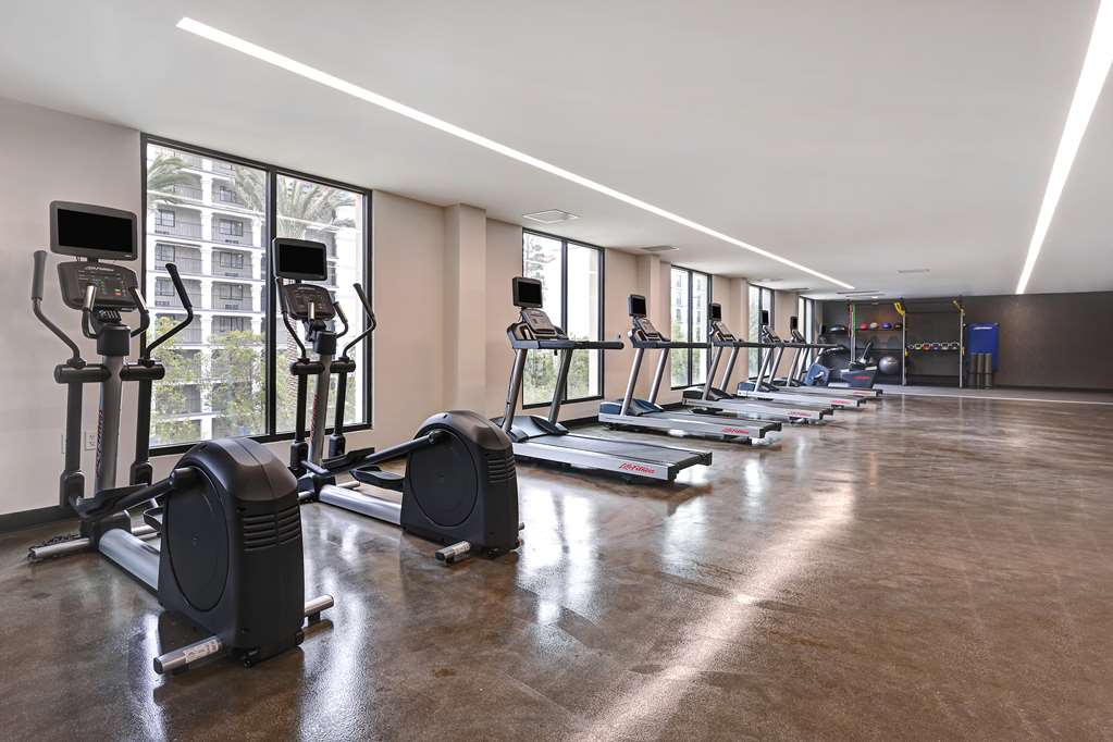Фото Home2Suites by Hilton Anaheim Resort