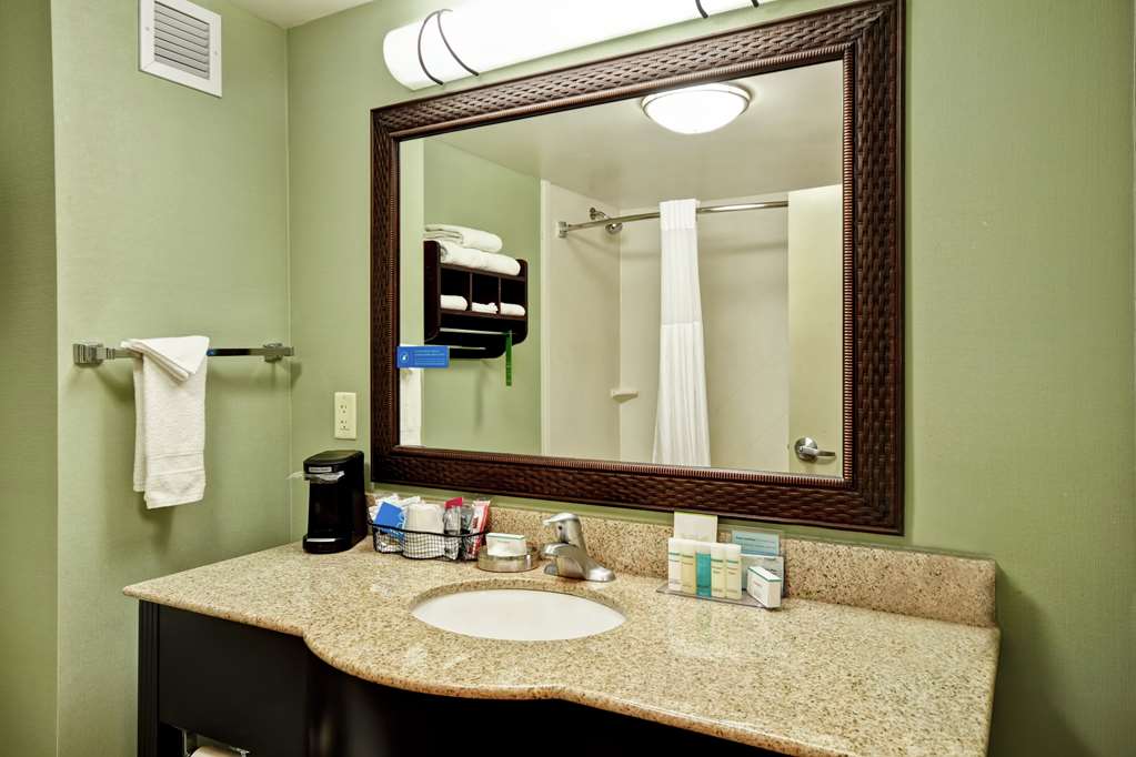 Фото Hampton Inn & Suites Detroit-Canton