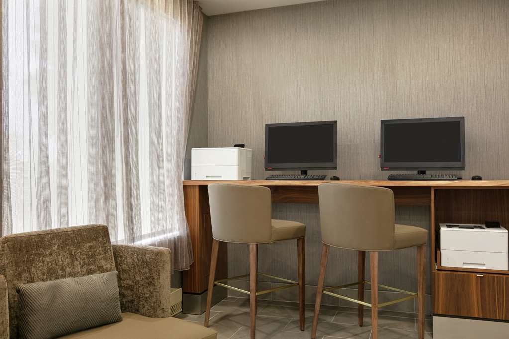 Фото Embassy Suites by Hilton Montreal Airport