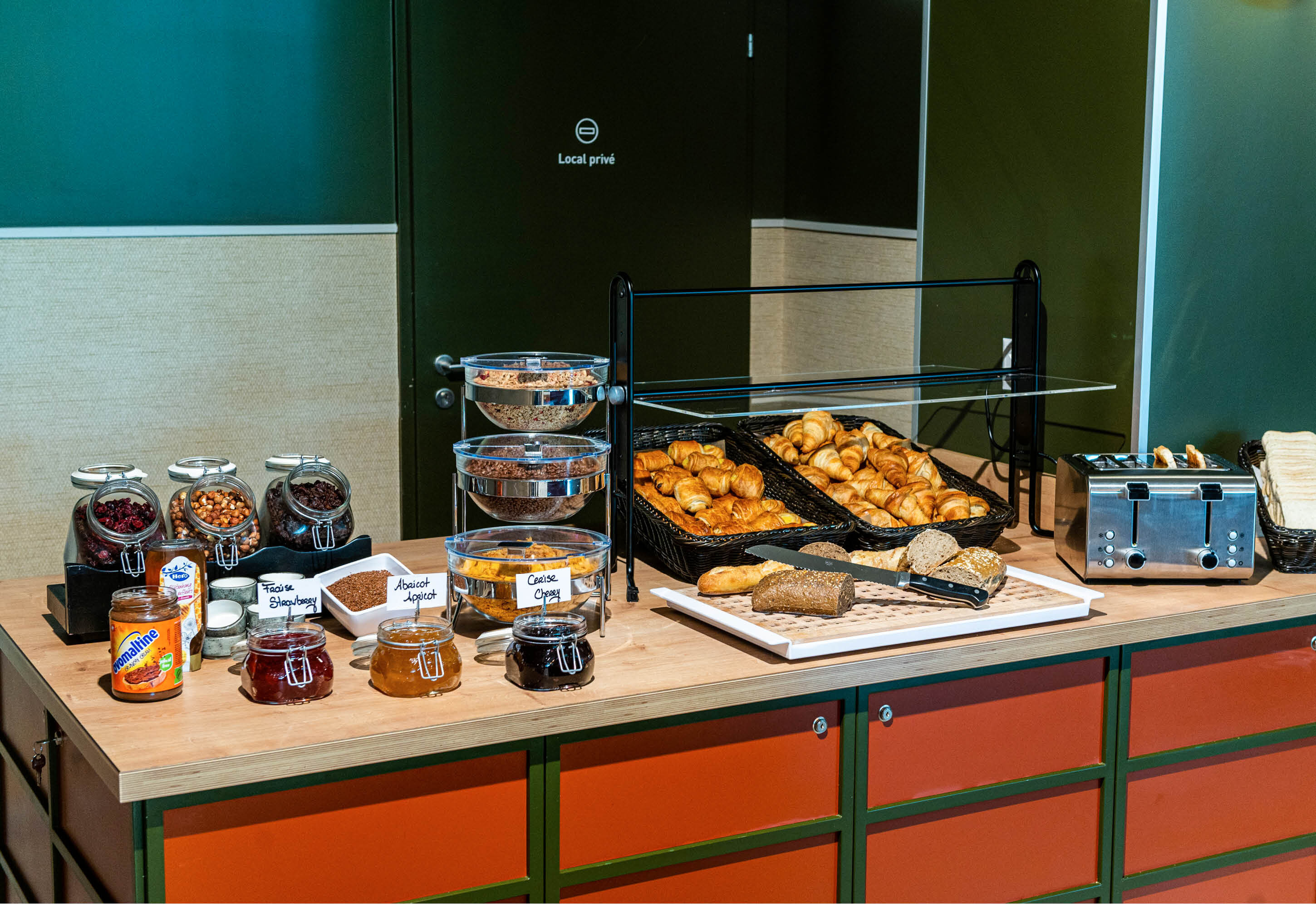 Фото B&b Hotel Geneva Airport