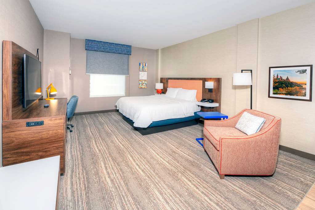 Фото Hampton Inn by Hilton Ottawa