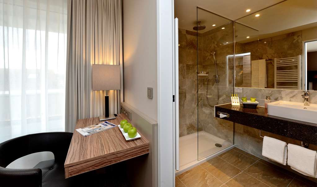 Фото Best Western Plus Delta Park Hotel