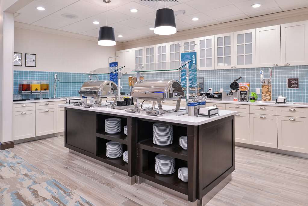 Фото Homewood Suites by Hilton Des Moines Airport