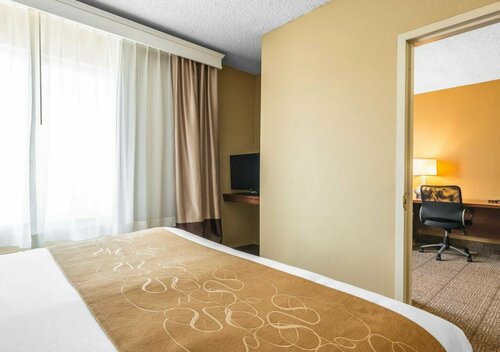Гостиница Comfort Suites Sawgrass в Корал Спрингс