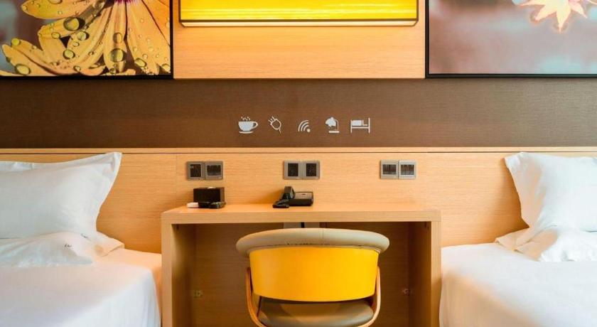 Фото Iu Hotel Chengdu Pengzhou Municipal Government Branch