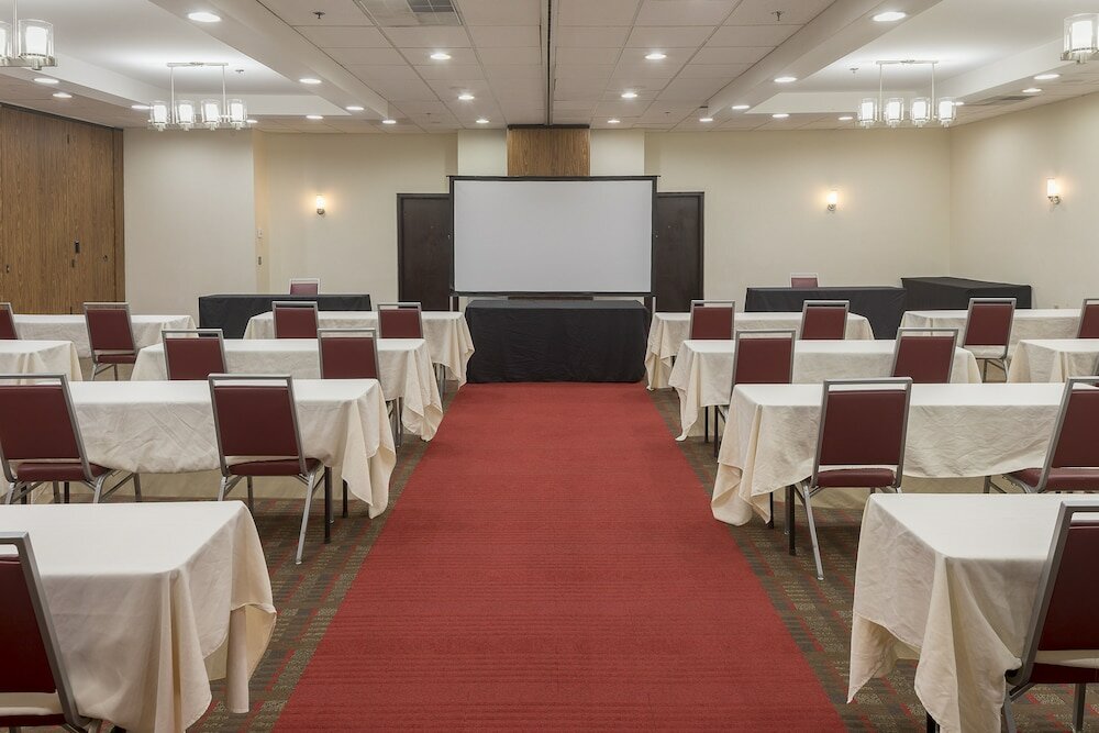 Фото Four Points by Sheraton Asheville Downtown