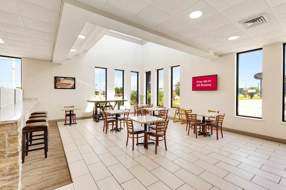 Фото Red Roof Inn Gulfport - Biloxi Airport