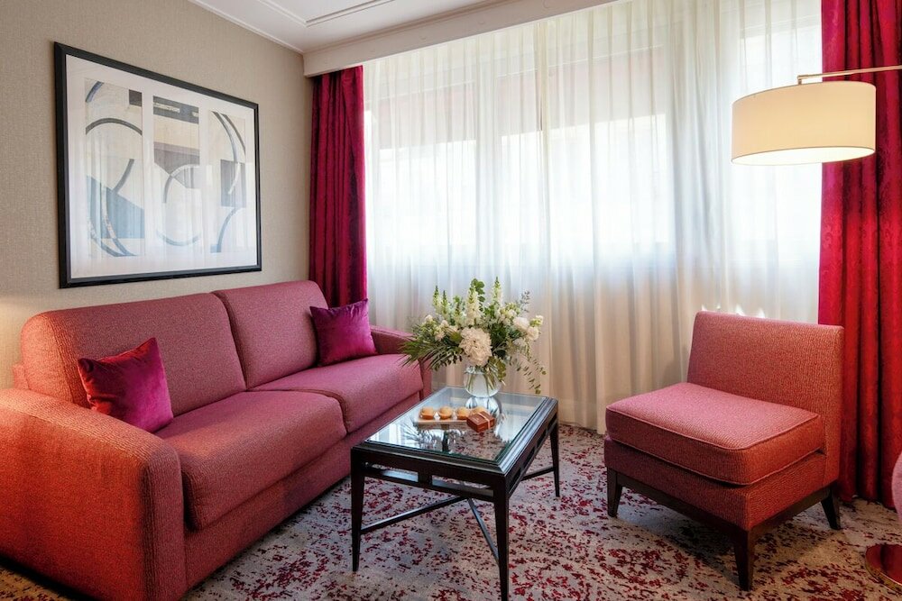 Фото Warwick Paris Champs-Elysees