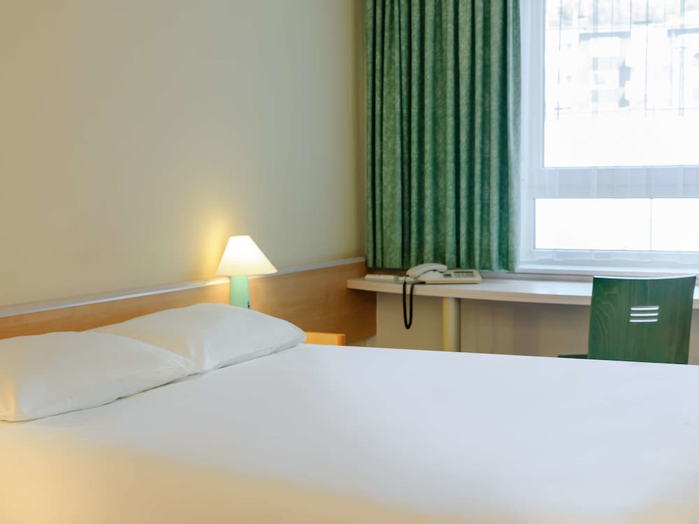 Фото B&b Hotel Wuppertal-City