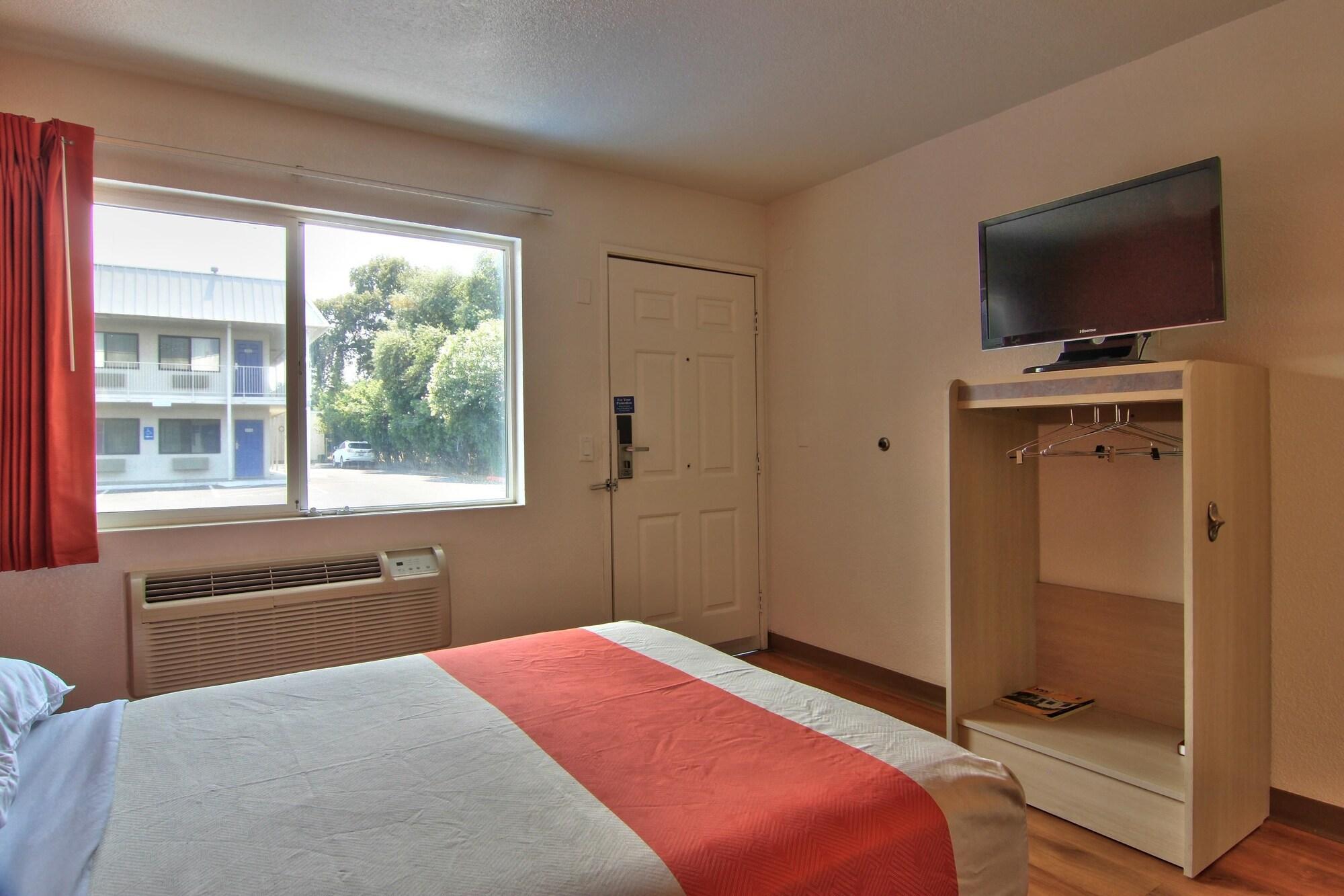 Фото Motel 6 Woodland, Ca – Sacramento Airport