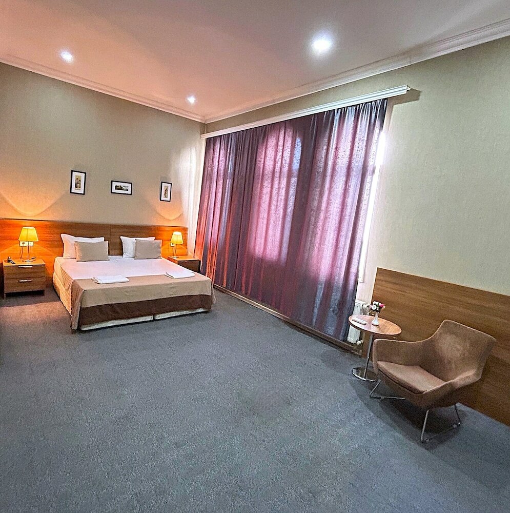 Фото The Family Hotel - Free Massage